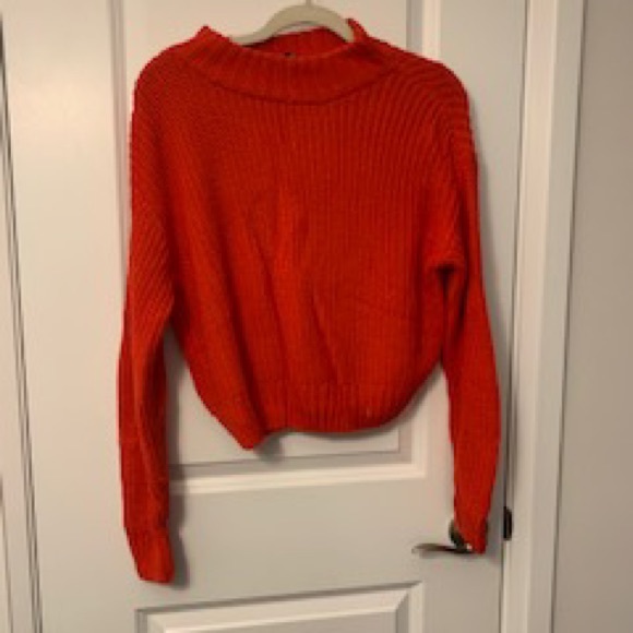 sweaters - Picture 1 of 3